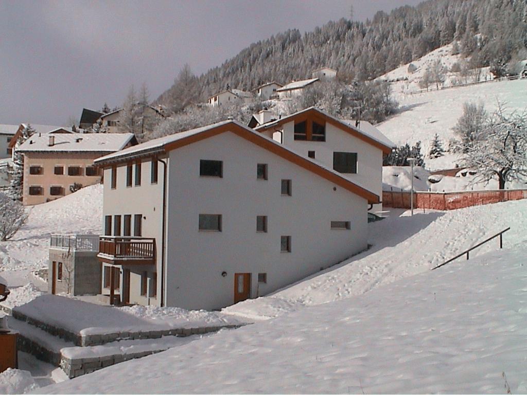 Chasa Mundin Appartement Scuol Kamer foto